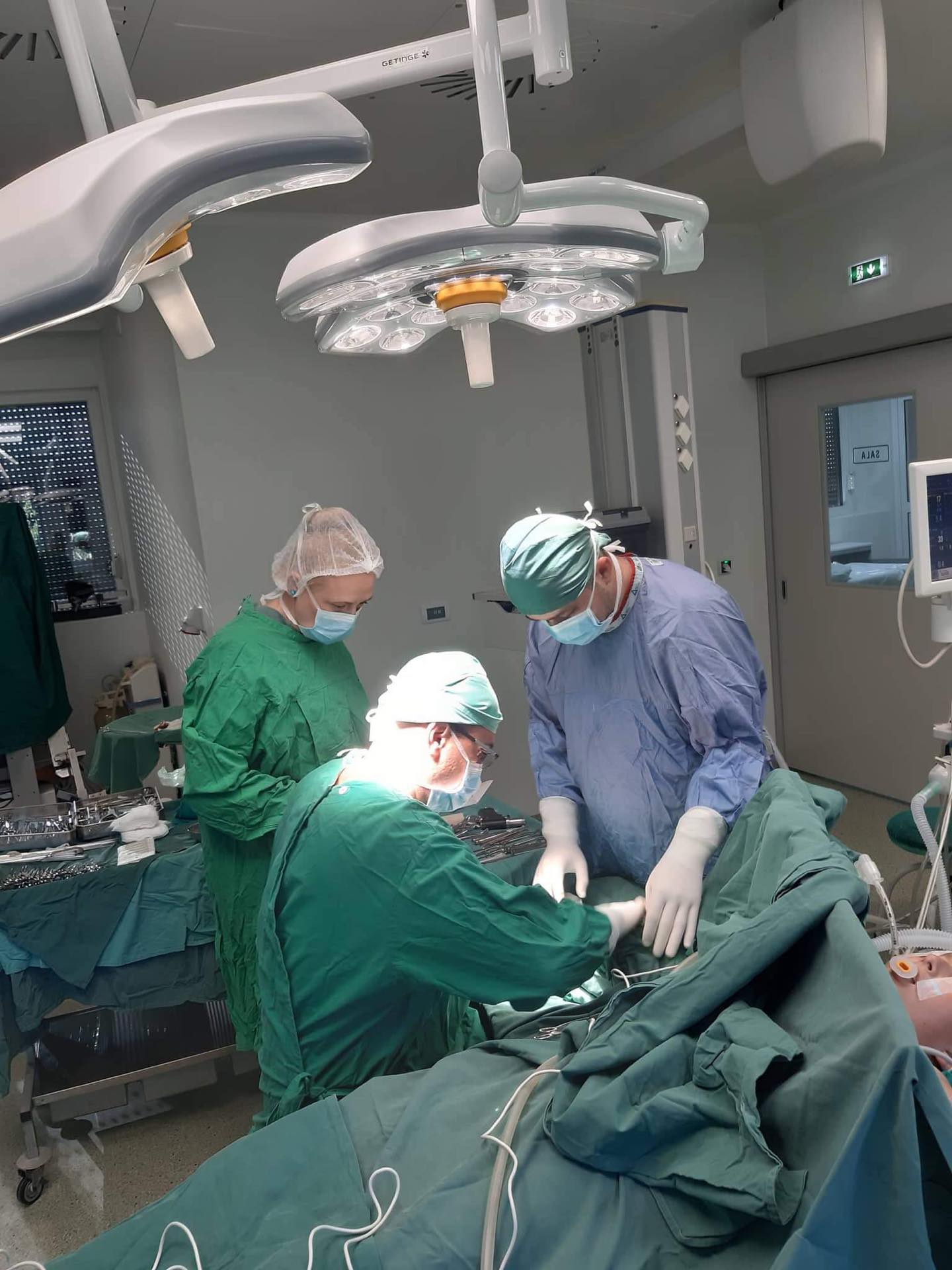 Prva operacija u novim operacionim salama